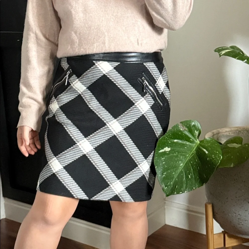 WHBM Wool Blend Knee Length Skirt. Size 4